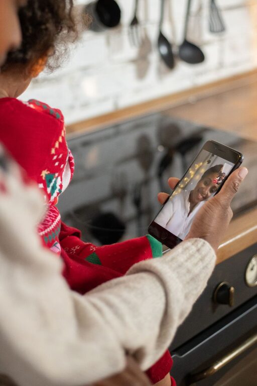How to Use Video Calls to Stay Connected With Family and Friends